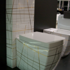 WC Pods SQUARE balts/zelts ar SC vāku bez skalojamās kastes