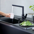 ORAS TWISTA virtuves jaucējkrāns melns matēts