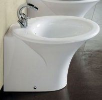 HATRIA SCULTURE bidē novietojams uz grīdas